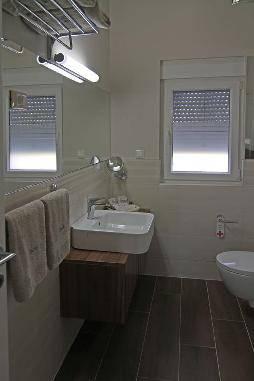 Rooms Villa Oasiss Vinkuran Pokoj fotografie